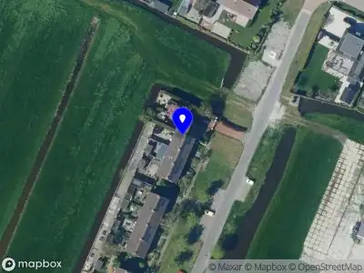 Ambulance met grote spoed naar de Westerweg in Warder