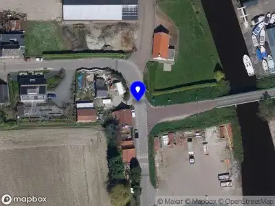 Brandweer met grote spoed naar de Standdaarbuitensedijk in Oud Gastel vanwege gebouwbrand