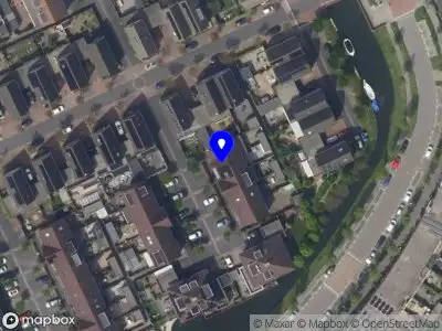 Brandweer met gepaste spoed naar de Van der Vliststraat in Rijnsburg vanwege afhijsen patient