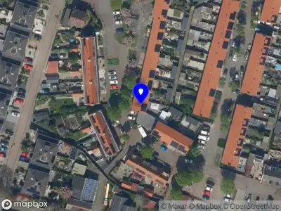 Ambulance met grote spoed naar de Nijverheidsplantsoen in Krimpen aan de Lek