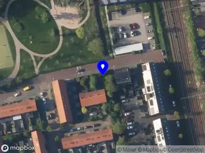 Brandweer met gepaste spoed naar de Lucebertstraat in Leiden vanwege een liftopsluiting