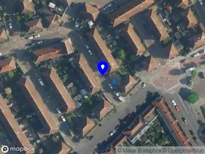 Ambulance met grote spoed naar de Ereprijsstraat in Amsterdam