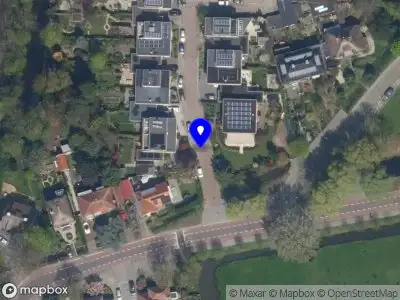 Ambulance met grote spoed naar de Kleiweg in Rotterdam