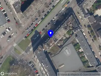 Ambulance met grote spoed naar de Bergselaan in Rotterdam
