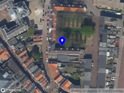 Ambulance met grote spoed naar de Lange Achterweg in Schiedam