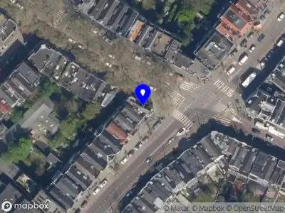 Ambulance met grote spoed naar de Bergweg in Rotterdam