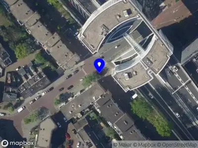 Ambulance met grote spoed naar de Jan Pietersz. Coenstraat in 's-Gravenhage