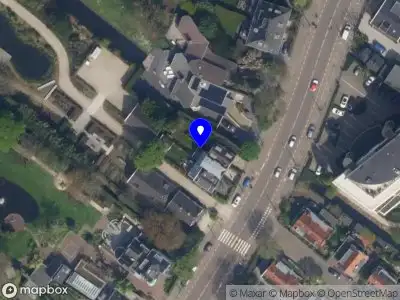 Ambulance met gepaste spoed naar de Straatweg in Rotterdam