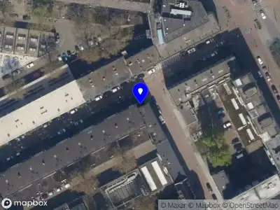 Ambulance met gepaste spoed naar de Hoogstraat in Rotterdam