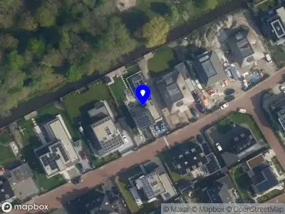 Ambulance met grote spoed naar de Hertog Albrechtlaan in 's-Gravenhage