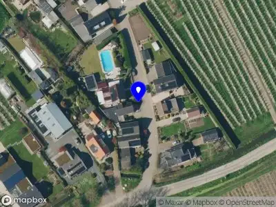 Brandweer met grote spoed naar de Langesteeg in Zoelen vanwege reanimatie