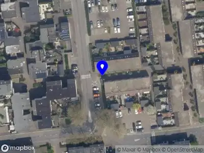 Ambulance met grote spoed naar de Vrouw Jacob erf in Capelle aan den IJssel