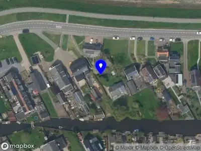 Ambulance met grote spoed naar de Lekdijk in Nieuw-Lekkerland