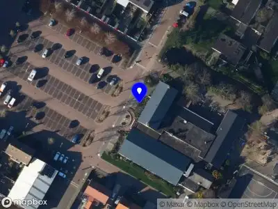 Ambulance met grote spoed naar de Ceresplein in Breezand