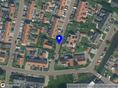 Ambulance met grote spoed naar de Thamiswerfstraat in Marken