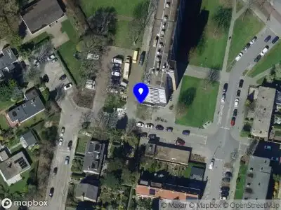 Ambulance met gepaste spoed naar de Kortgenestraat in Rotterdam