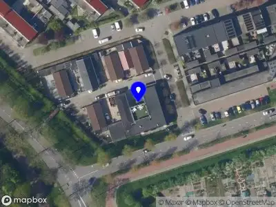 Ambulance met grote spoed naar de Alkmenehof in Zoetermeer