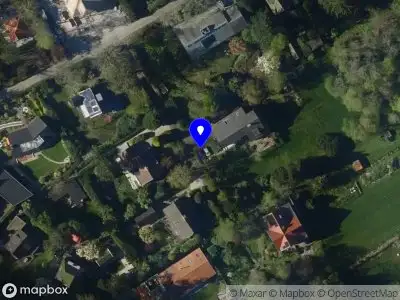 Ambulance met grote spoed naar de Hildo Kroplaan in Schoorl