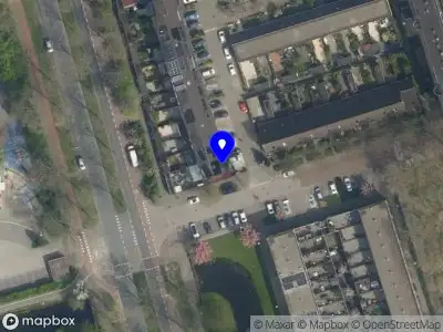 Ambulance met grote spoed naar de Cole Porterstraat in Delft