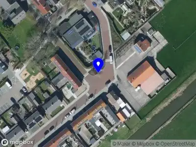 Ambulance met grote spoed naar de Oranjelaan in Stad aan 't Haringvliet