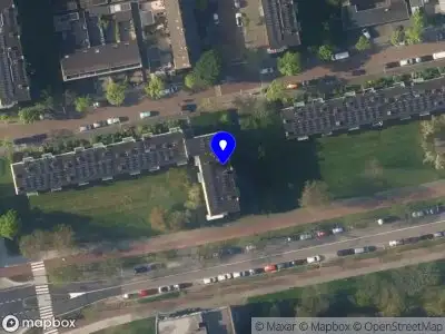 Ambulance met grote spoed naar de Van Blankenburgstraat in Leiden