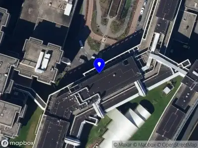 Brandweer met gepaste spoed naar de Van Swietenplein in Groningen