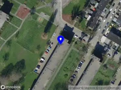 Ambulance met grote spoed naar de Molièreweg in Rotterdam