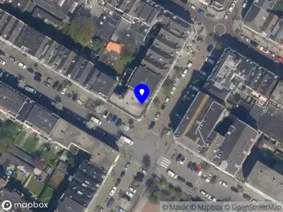 Ambulance met grote spoed naar de Tollensstraat in Rotterdam