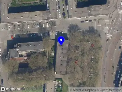 Ambulance met grote spoed naar de Leo Ottplaats in Rotterdam