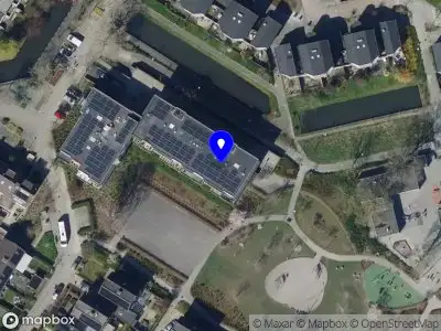 Ambulance met grote spoed naar de Het Ruim in Barendrecht