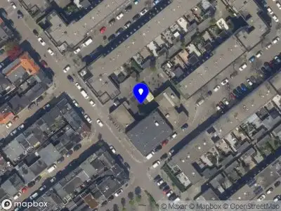 Brandweer met grote spoed naar de Hagastraat in Schiedam vanwege voertuigbrand