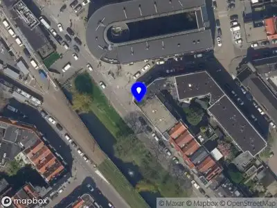 Ambulance met gepaste spoed naar de Randweg in Rotterdam