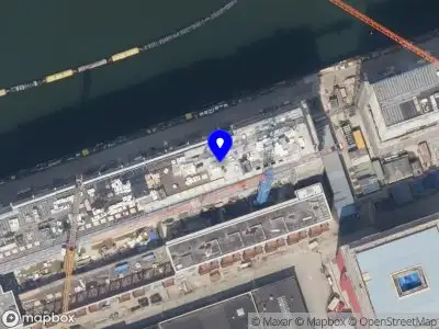 Brandweer met grote spoed naar de Rijnhavenkade in Rotterdam