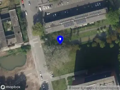 Ambulance met grote spoed naar de Hollands tuin in Rotterdam