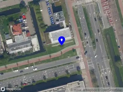 Ambulance met grote spoed naar de Kralingseweg in Rotterdam