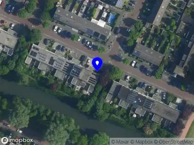 Ambulance met grote spoed naar de Marthahoeve in Amstelveen