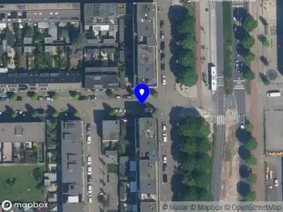 Ambulance met gepaste spoed naar de Grimbergenstraat in Amsterdam