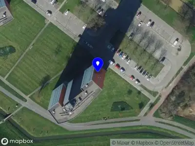 Ambulance met gepaste spoed naar de Park Vossendijk in Hoogvliet Rotterdam