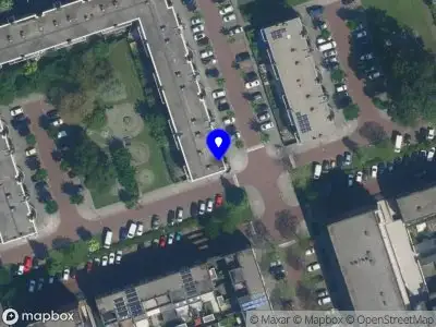 Ambulance met grote spoed naar de Carry Pothuis-Smitstraat in Amsterdam