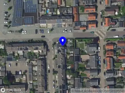 Ambulance met grote spoed naar de Graaf Adolfstraat in Hardinxveld-Giessendam