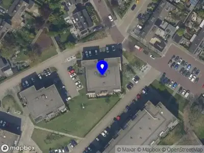 Ambulance met grote spoed naar de Ommeloop in Brielle