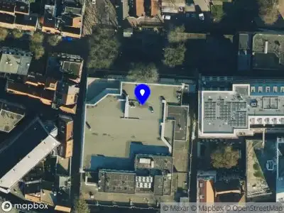 Brandweer met gepaste spoed naar de Steenstraat in Zwolle vanwege afhijsen patient