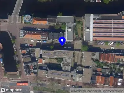 Brandweer met gepaste spoed naar de 3e Binnenvestgracht in Leiden vanwege afgaan automatisch brandalarm