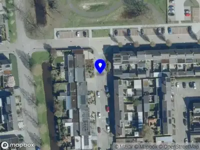 Brandweer met grote spoed naar de Anemoonstraat in Waalwijk vanwege reanimatie