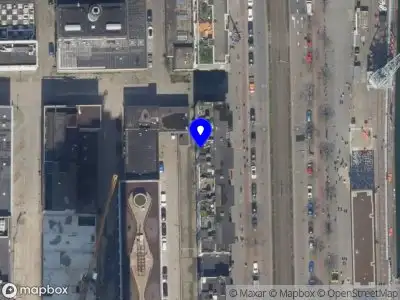 Ambulance met gepaste spoed naar de 1e Blekerhof in Rotterdam