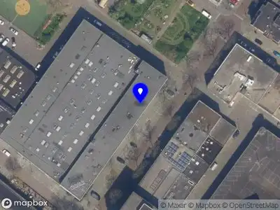 Ambulance met grote spoed naar de Zomerhofstraat in Rotterdam