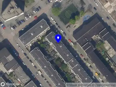 Ambulance met grote spoed naar de Christiaan de Wetstraat in Rotterdam