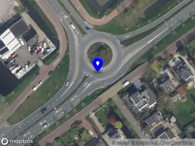 Politie met grote spoed naar de Hoofdweg-Zuid in Nieuwerkerk aan den IJssel vanwege ongeval met letsel