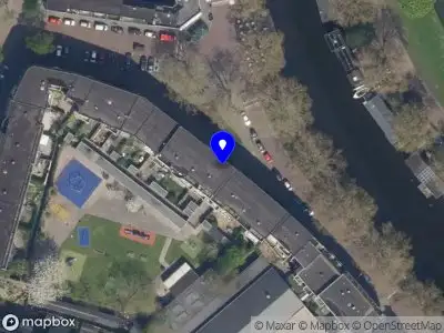 Ambulance met grote spoed naar de Zwaanshals in Rotterdam