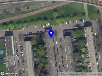 Ambulance met grote spoed naar de Fluitstraat in Rotterdam